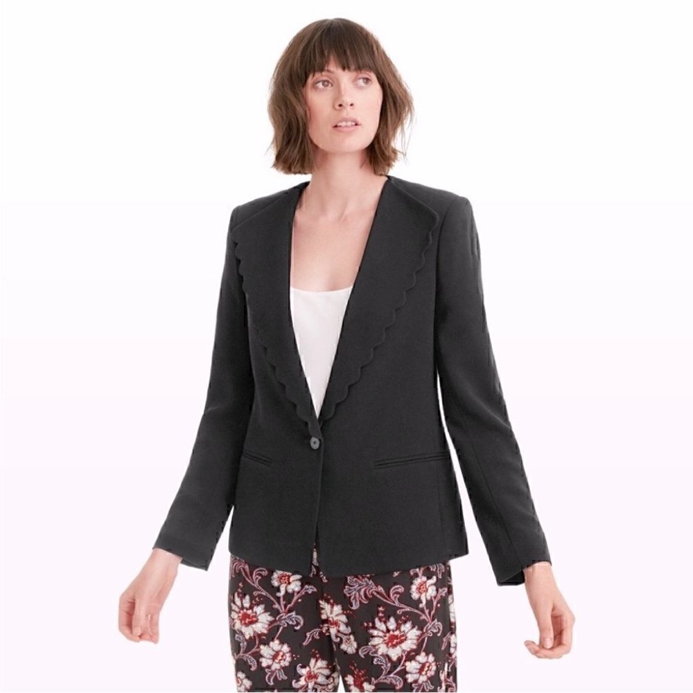 🖤 Club Monaco Scallop Detailed Single Button Jacket
